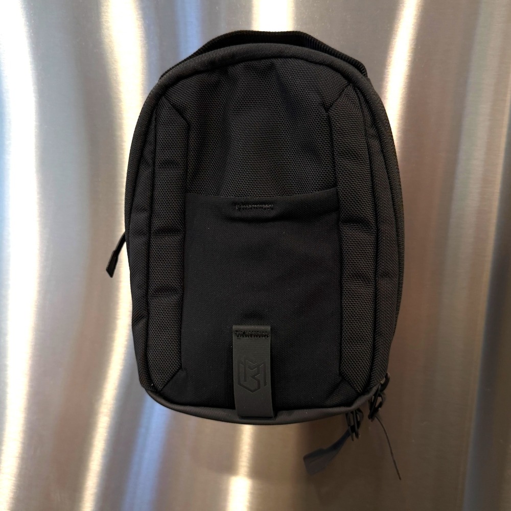 Magnetic Bag Company Crossbody Black Bag Holds Keys Phones NEW No Tags Gym